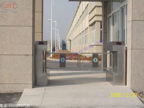 智能出入新篇章 304不锈钢双向刷卡通行摆闸解析